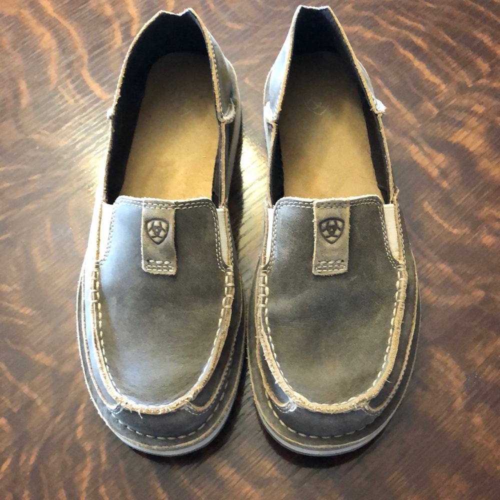 Ariat Cruiser Brown Bomber shoes size 9